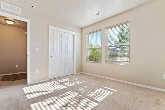 Building Photo - Available July 5th, 3bd/2b Meridian Home