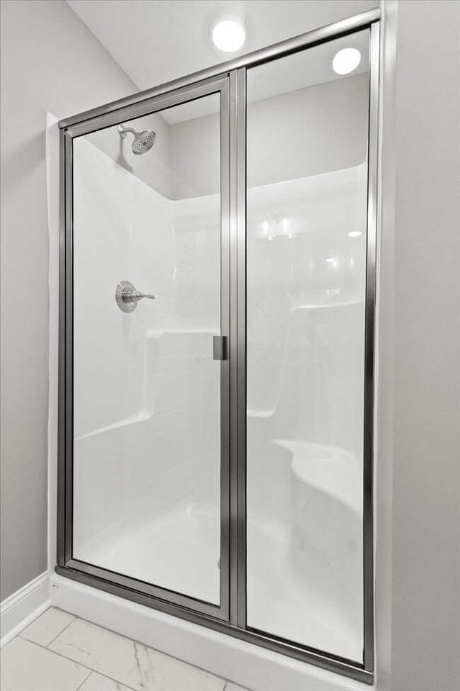 Building Photo - Fully Furnished and Move-In Ready!