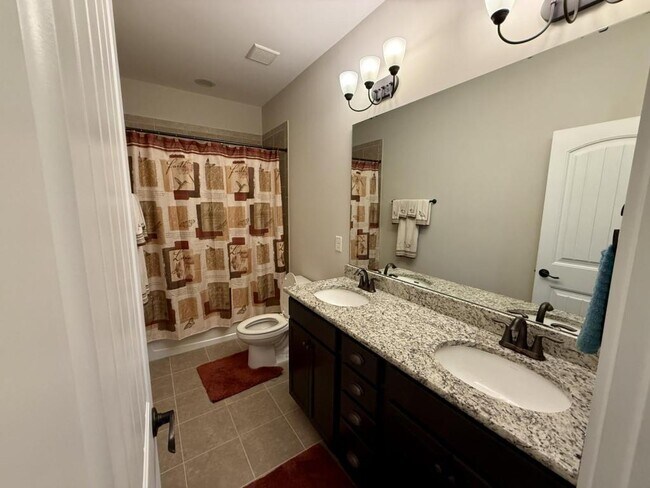 Building Photo - 1316 Spicer Ln