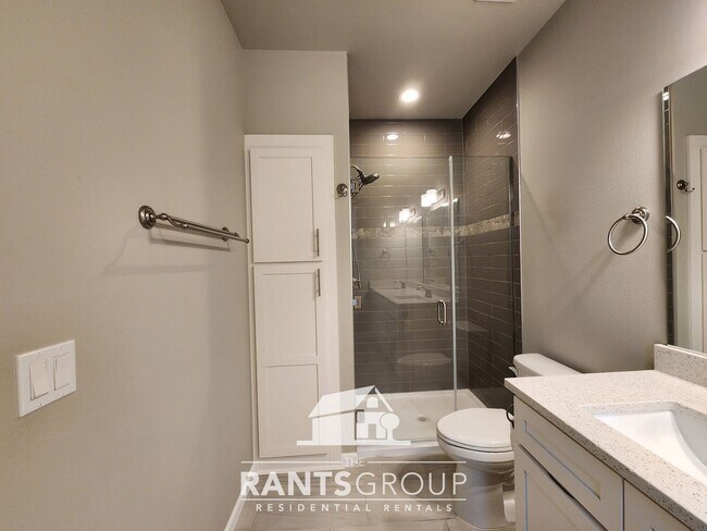 Building Photo - Single-Story 1,915 sq. ft. Home with 2-Car...