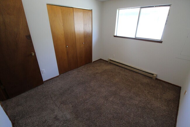 Building Photo - 1223 E Nora Ave