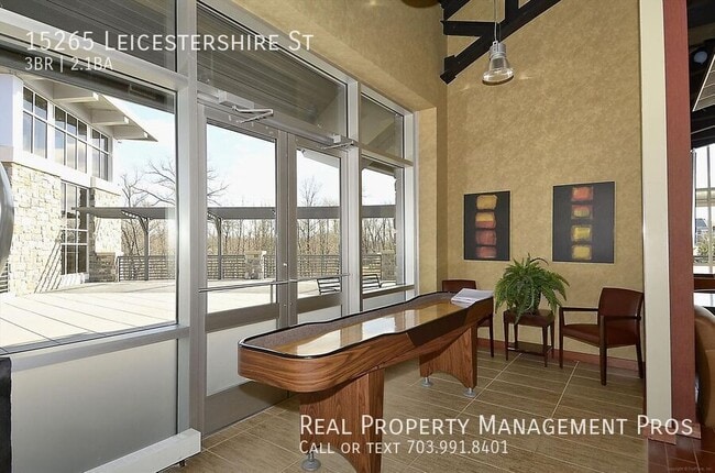 Building Photo - 15265 Leicestershire St