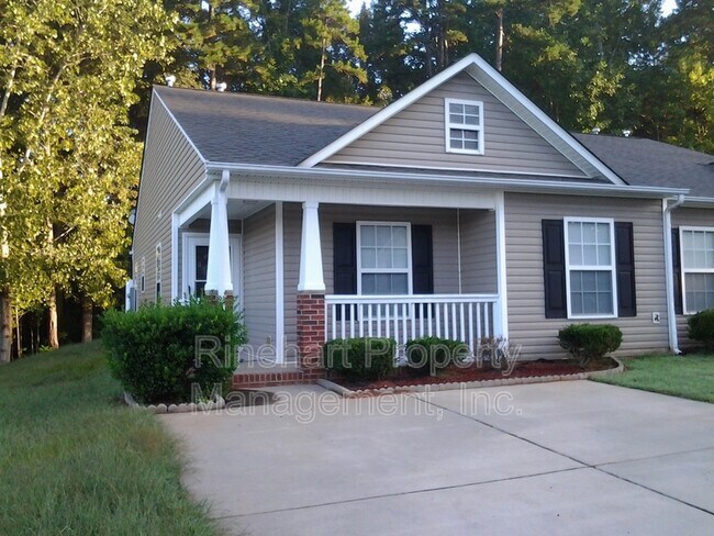 Primary Photo - 1379 Pampas Cir
