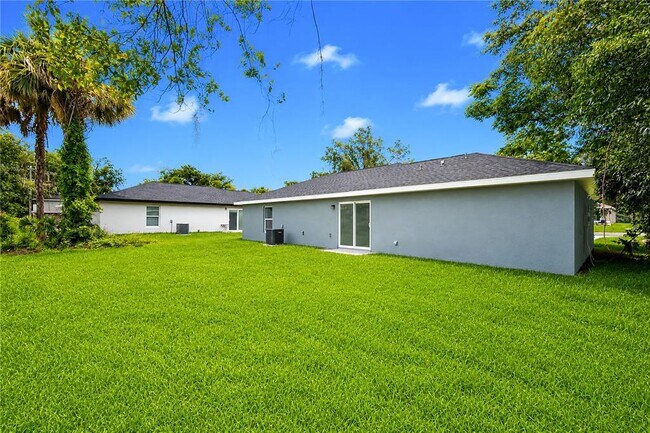 Building Photo - 510 SW 15th Ave