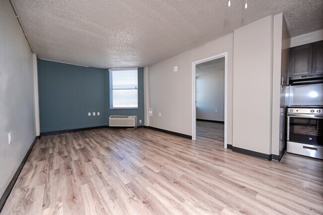 Building Photo - Z - The Citizen