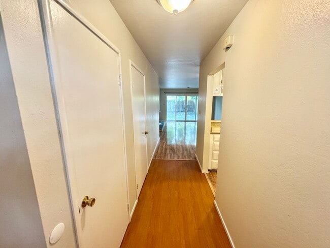 Building Photo - 604 Radcliffe Dr