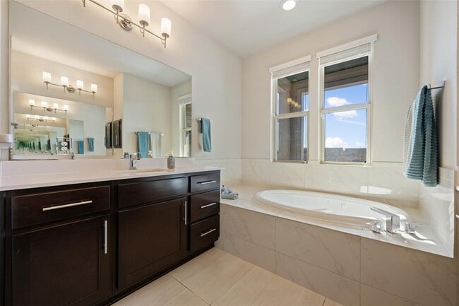 Building Photo - 2816 Moreno St