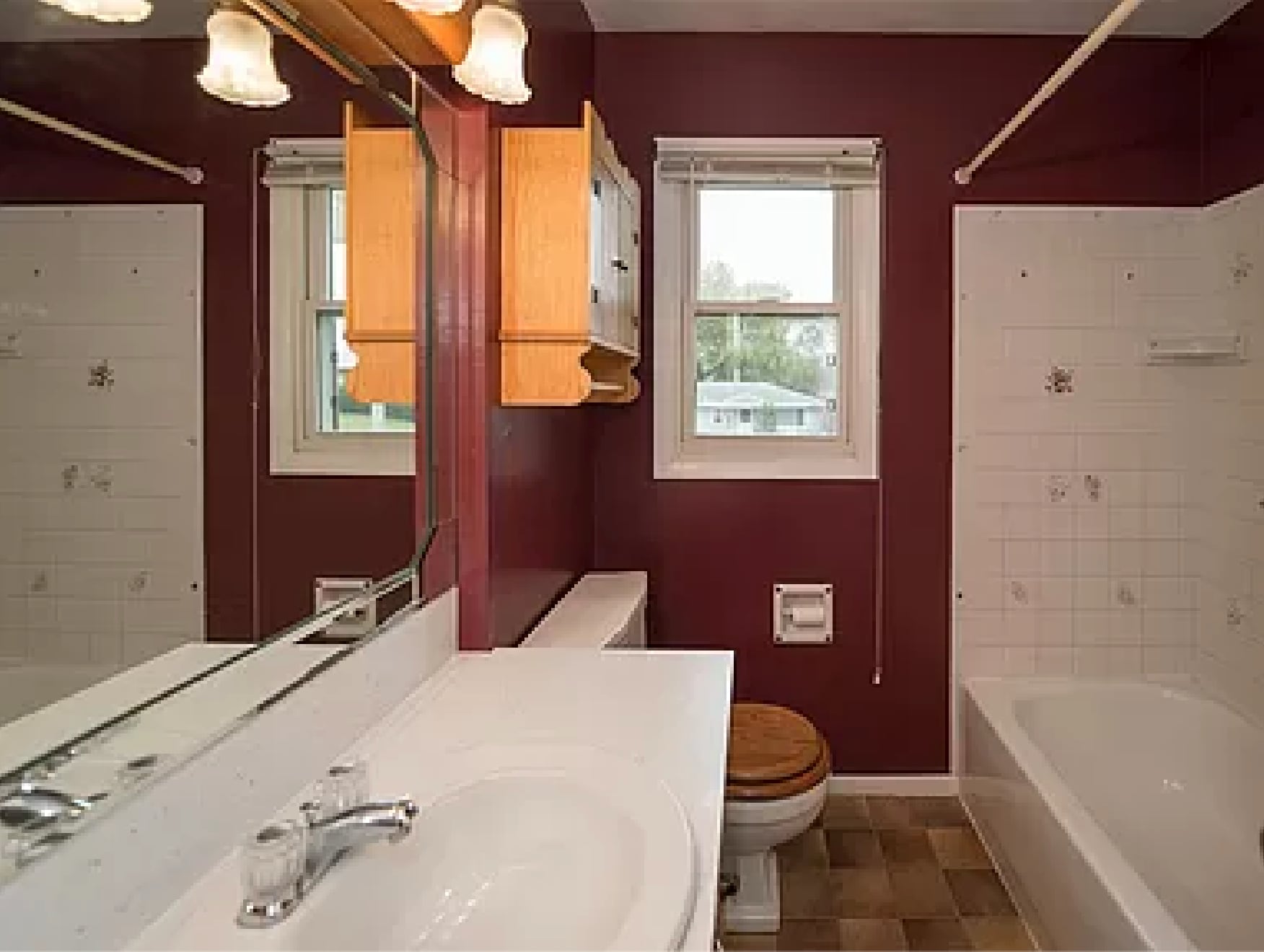 Main Bathroom, window faces south - 8120 Burdette St