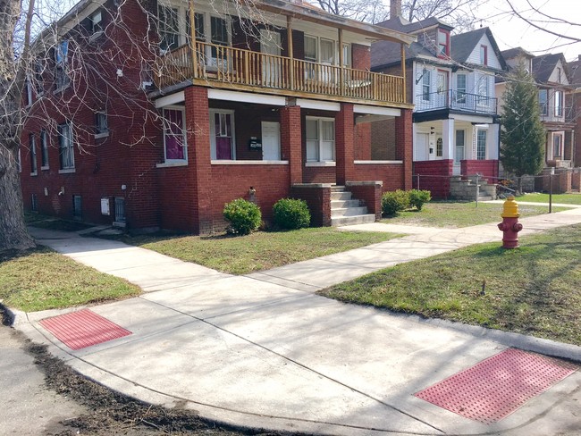 Building Photo - 1448 Campbell St