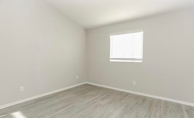 Building Photo - 5404 Lavender Ct