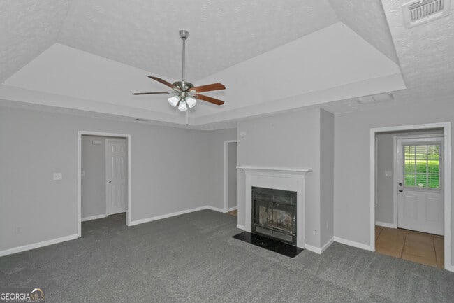 Building Photo - 213 Robin Ln