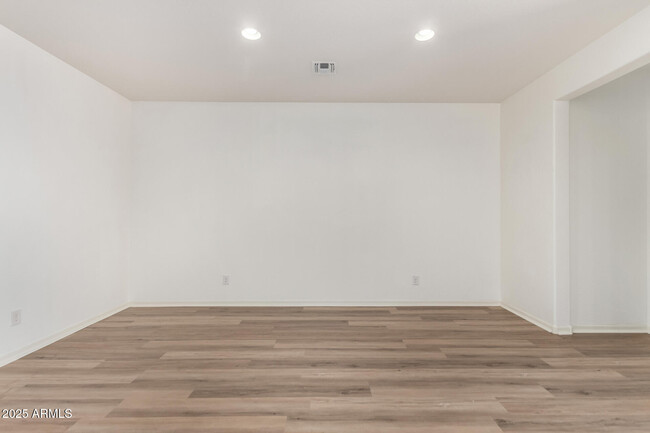 Building Photo - 17508 W Smt Dr