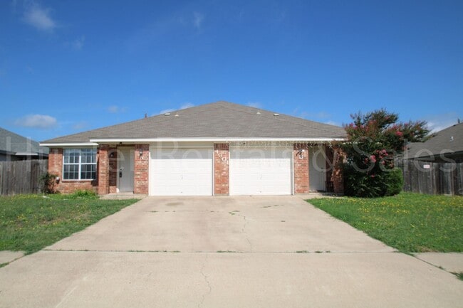 Building Photo - Thunder Creek Duplex