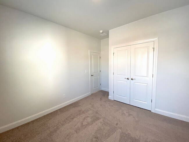 Building Photo - Stunning 6 bedroom in Cane Bay loaded with...
