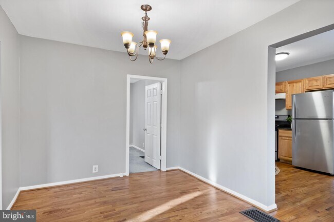 Building Photo - 227 Whittier Ave