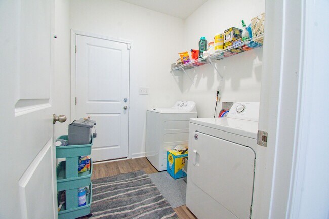Building Photo - Coming Soon! 3 Bedroom 2.5 Bathroom