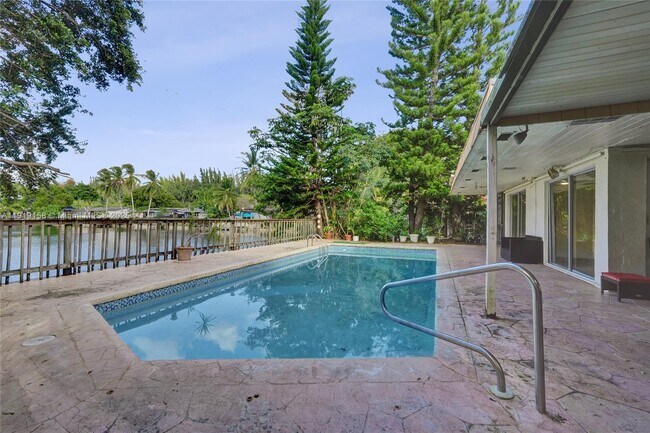 Building Photo - 5551 SW 57th St