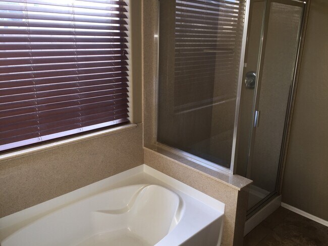 Building Photo - This is a great home located in Seville