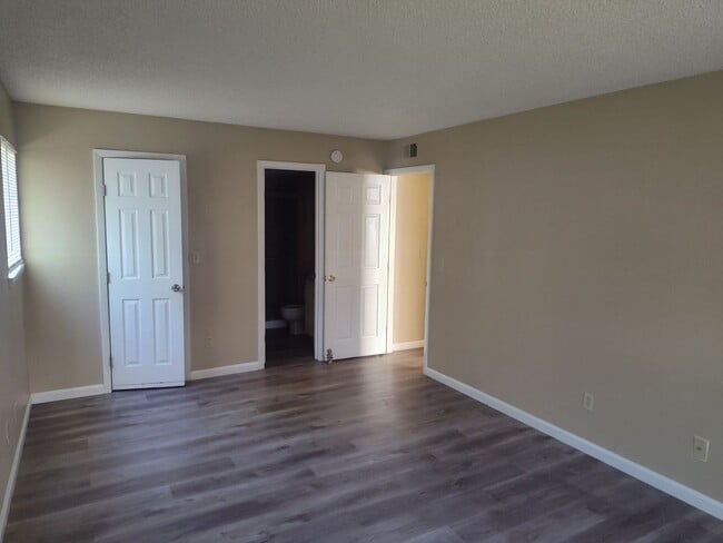 Building Photo - Gorgeous 2 bed Aurora condo for rent