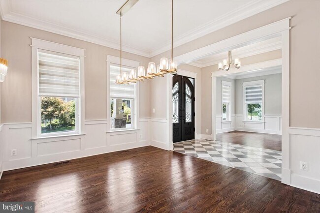 Building Photo - 1565 Hane St