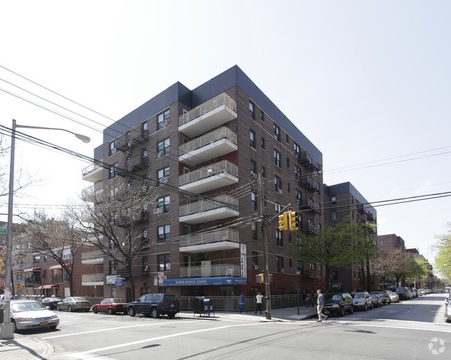 Building Photo - 41-42 Elbertson St