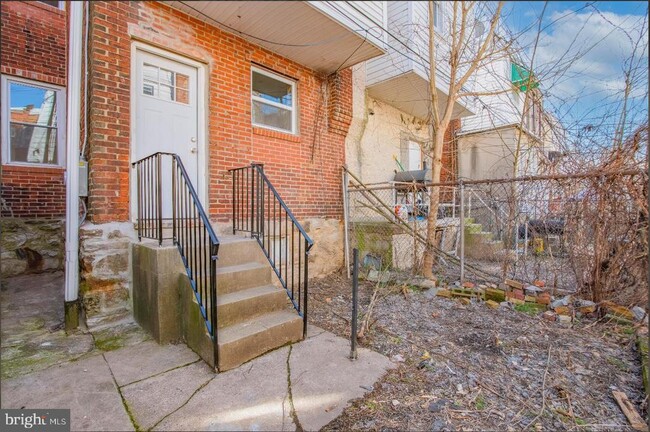 Building Photo - 6133 Reedland St