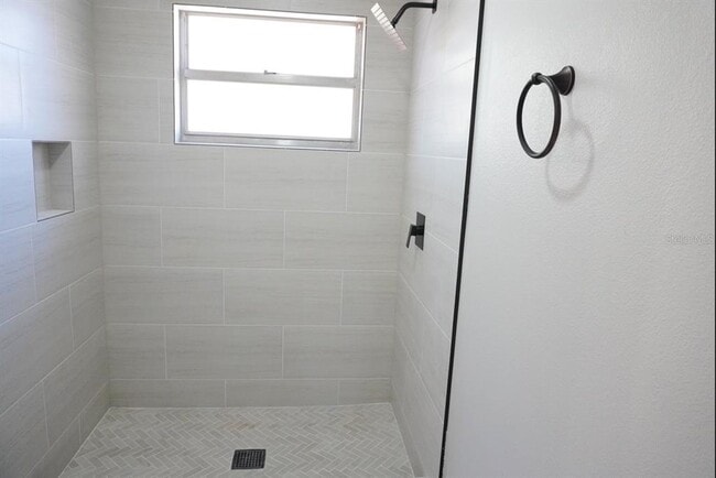 Building Photo - 7811 Bay Cedar Dr