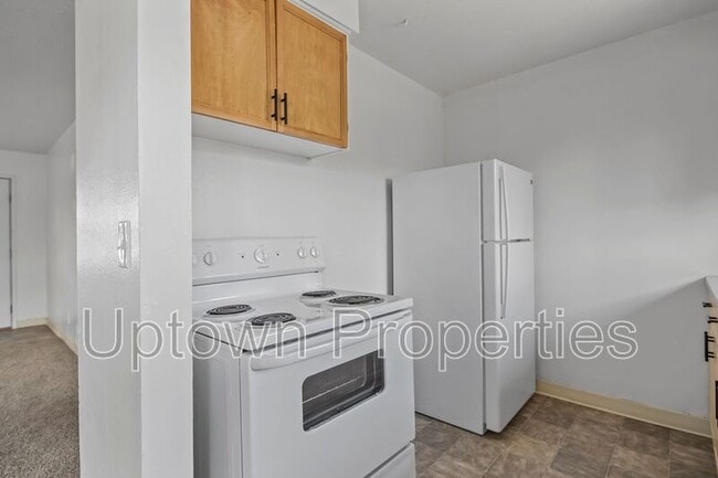 Building Photo - 130 N 4th Ave