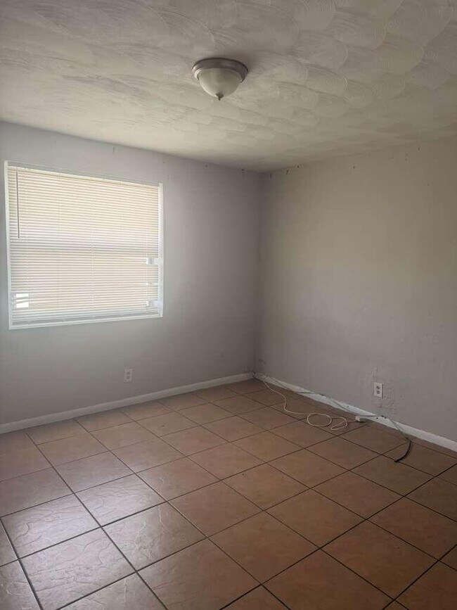 Building Photo - 314 Douglass Ave