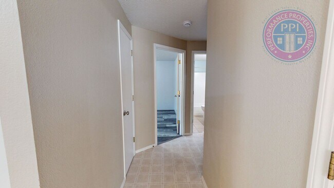 Building Photo - 11665 SW Sheffield Cir