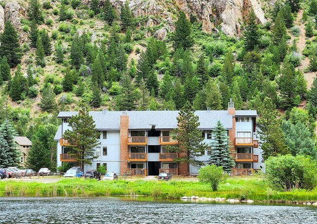 Building Photo - 1901 Clear Creek Dr