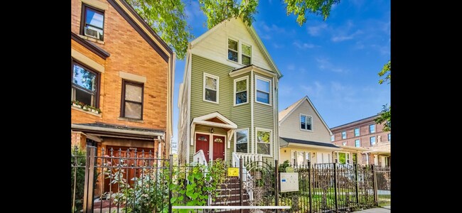 Primary Photo - 3569 W Cortland St