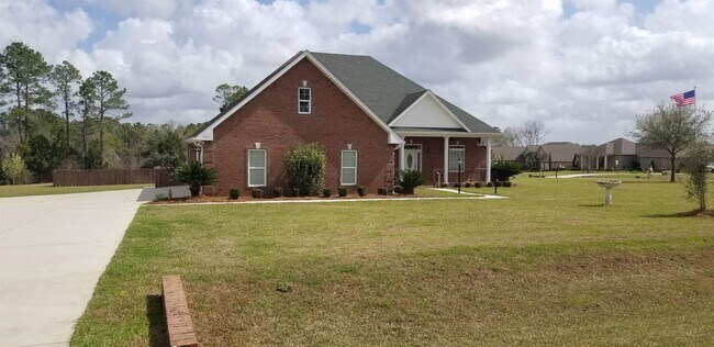 Building Photo - 565 Twin Ponds Dr