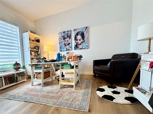 Building Photo - 10413 Canary Isle Dr