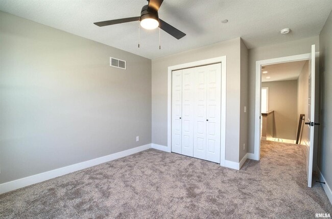 Building Photo - 1004 S 4th St