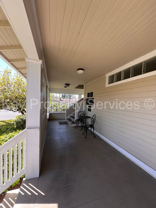 Building Photo - Charming One-Bedroom in Downtown Woodland
