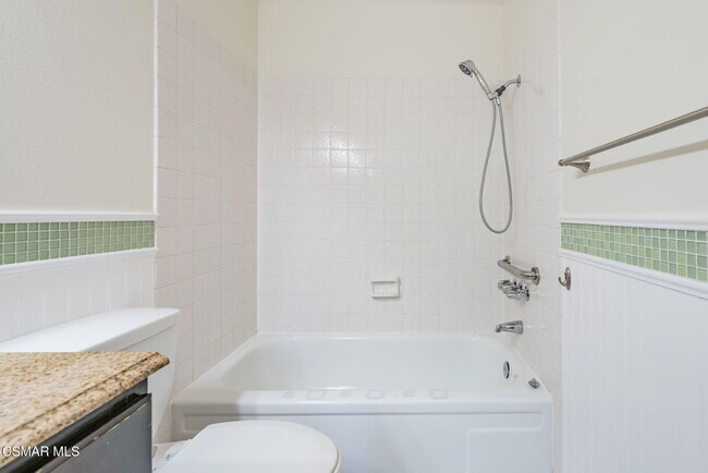 Building Photo - 6894 N Auburn Cir