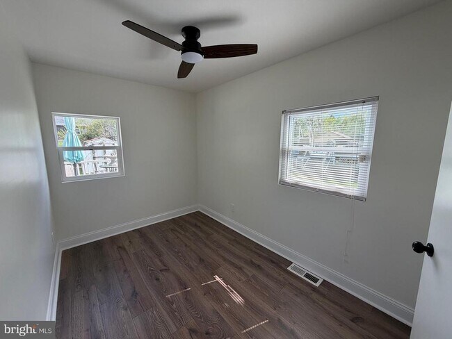 Building Photo - 3207 Gartside Ave