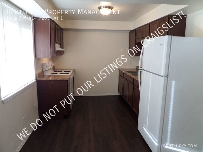 Building Photo - 218 3rd Ave SW