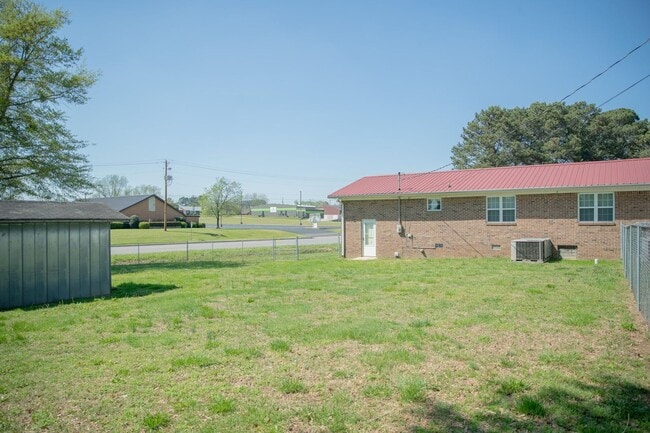 Building Photo - 3 bedroom/ 2 bathroom rental in Cullman Ci...