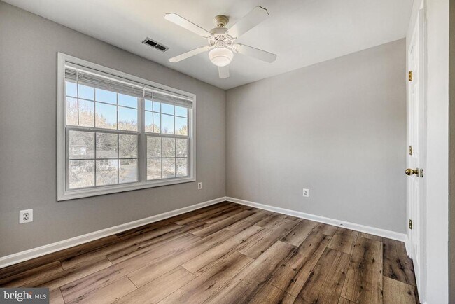 Building Photo - 8375 Mitzy Ln