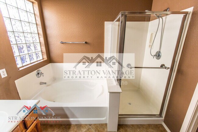 Building Photo - 3522 S 81st Dr