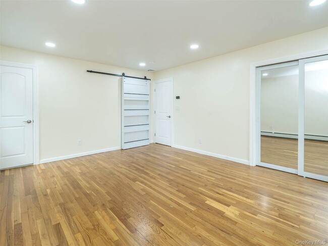 Building Photo - 57 Sandy Hollow Rd