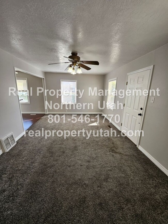 Building Photo - Darling 3 Bedroom Home in Clearfield Now A...