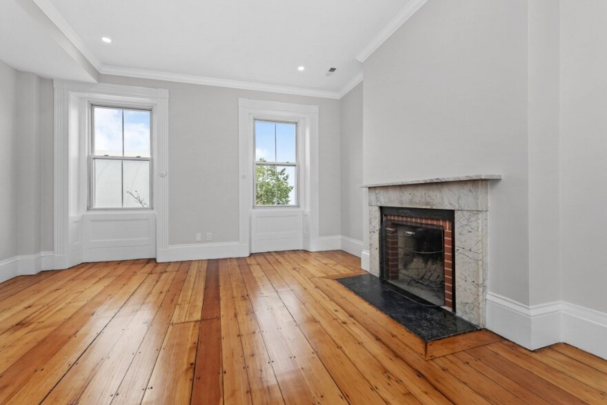 Primary Photo - 76 Washington St
