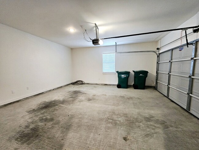 Building Photo - Stunning 4-Bedroom Waterfront Home with Granite Countertops and Hardwood Floors in The Sanctuary ...