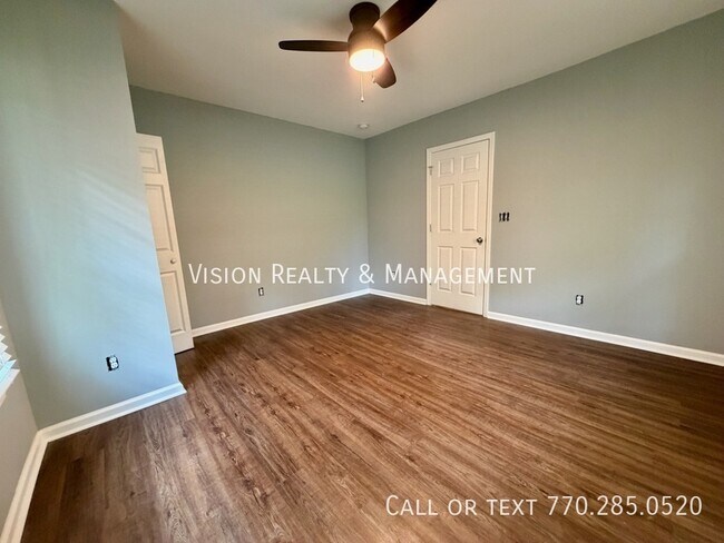 Building Photo - 374 Paines Ave NW