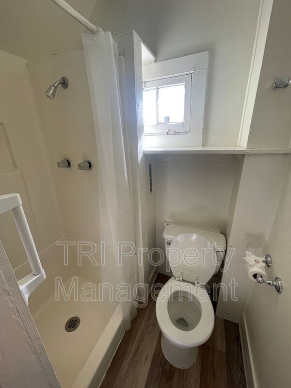 Building Photo - 228 13th St