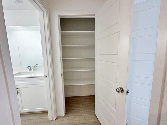 Building Photo - BRAND NEW BUILD! 2 BEDROOM TOWNHOME!