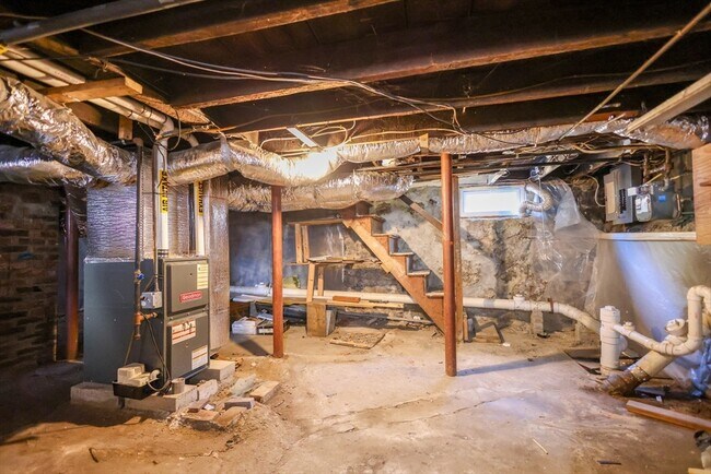 Building Photo - 68 Newhall St